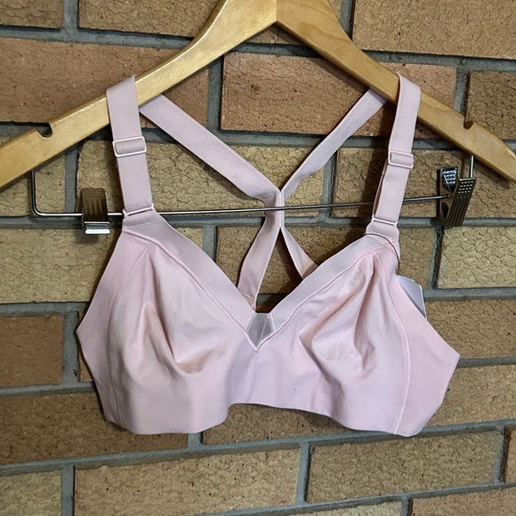 NWT Calvin Klein Effortless Motion Unlined Triangle Bra Pink Size Small - Picture 2 of 6